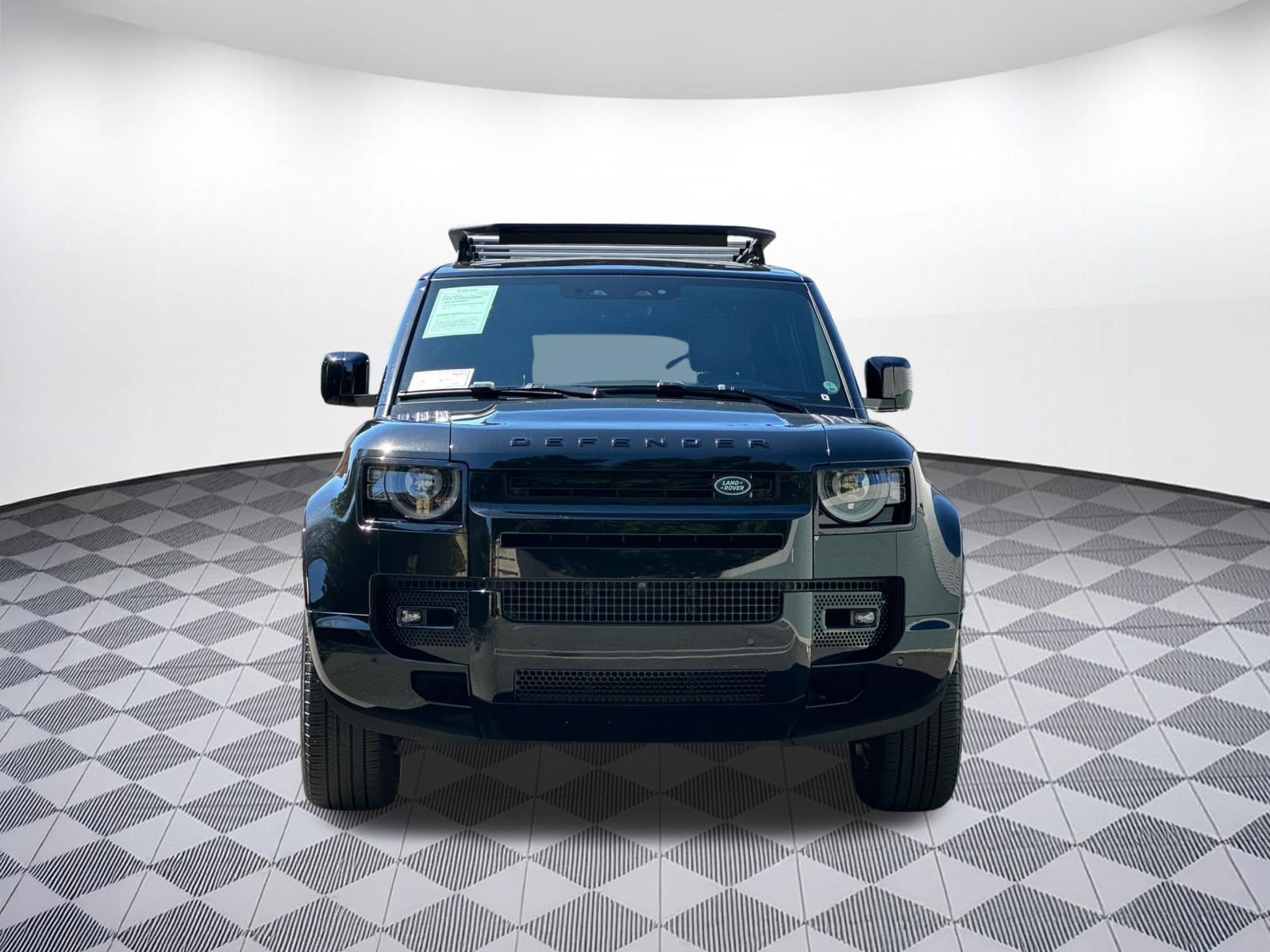 Used 2024 Land Rover Defender 110 X-Dynamic SE AWD/4WD image 5