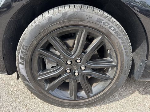 Used 2023 Ford Edge ST-Line image 4