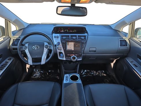 Used 2014 Toyota Prius V Five image 9