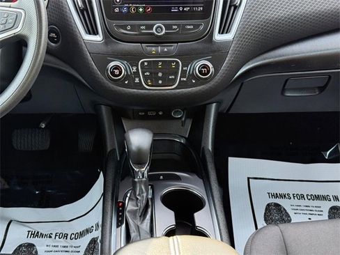 Used 2023 Chevrolet Malibu LT image 14