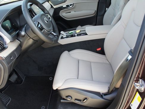 New 2026 Volvo XC90 B6 Ultra image 16