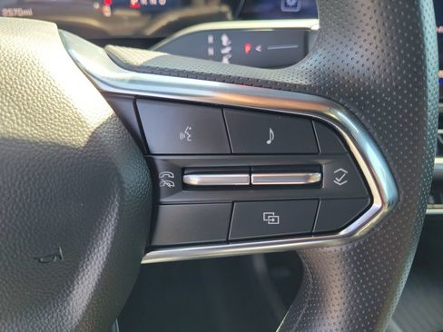 Used 2026 Chevrolet Equinox EV LT FWD image 6