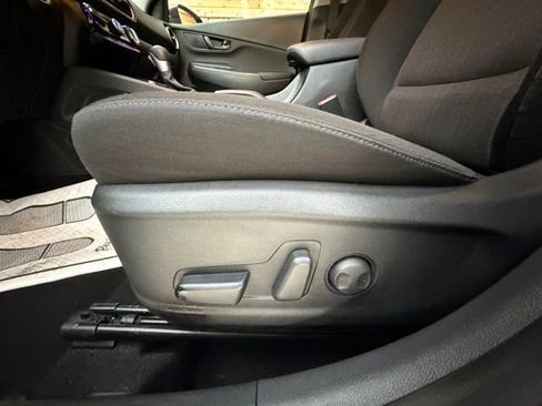 Certified 2023 Hyundai Kona SEL AWD/4WD image 24