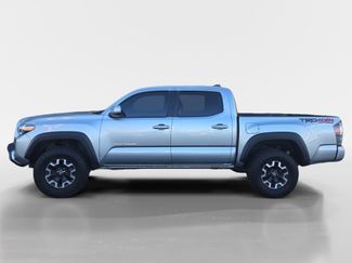 Used 2022 Toyota Tacoma TRD Off-Road video 2
