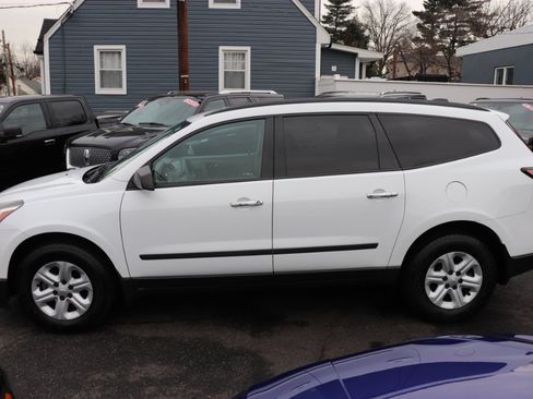 Used 2017 Chevrolet Traverse LS image 2