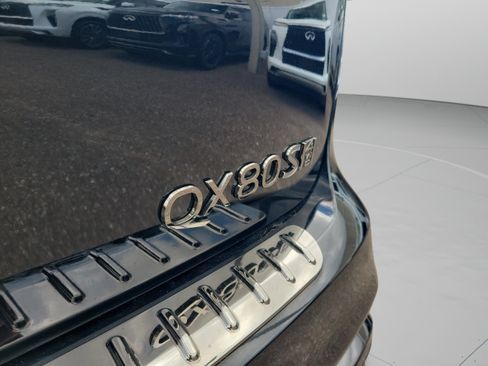 Certified 2026 INFINITI QX80 4WD w/ Sport Exterior Package image 43