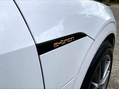 Used 2019 Audi e-tron Prestige AWD/4WD image 11