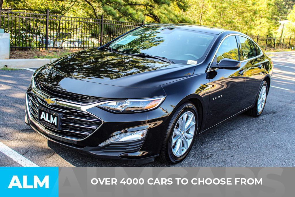 Used 2025 Chevrolet Malibu LT FWD image 2