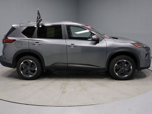 Certified 2024 Nissan Rogue SV image 7