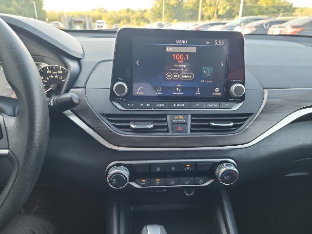 Used 2025 Nissan Altima 2.5 SV FWD image 16