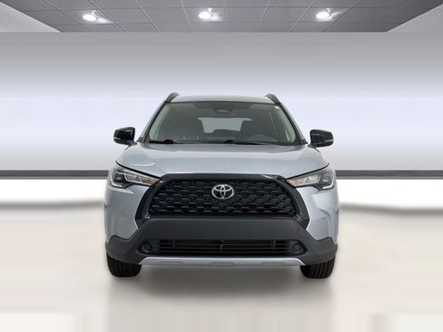 Used 2025 Toyota Corolla Cross LE FWD image 6