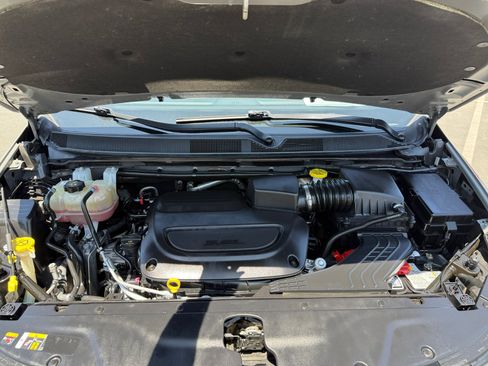 Used 2022 Chrysler Pacifica Touring-L FWD image 20