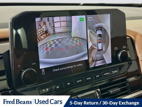 Used 2023 Nissan Pathfinder Platinum image 15