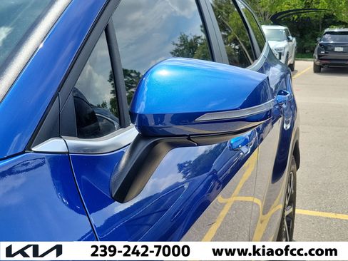 Used 2024 Kia Sportage EX FWD image 6