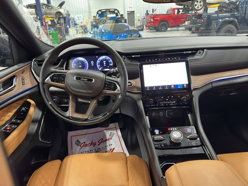 Used 2024 Jeep Grand Cherokee L Summit w/ Rear Seat Video Group I image 11