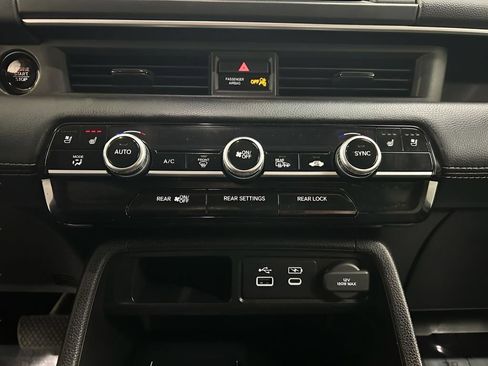 Used 2024 Honda Pilot Elite image 11