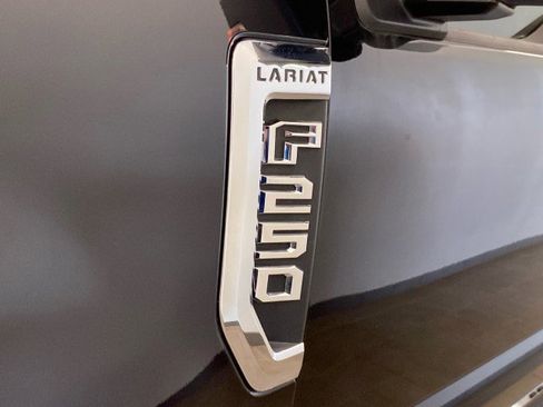 Used 2020 Ford F250 Lariat w/ Lariat Ultimate Package AWD/4WD image 5