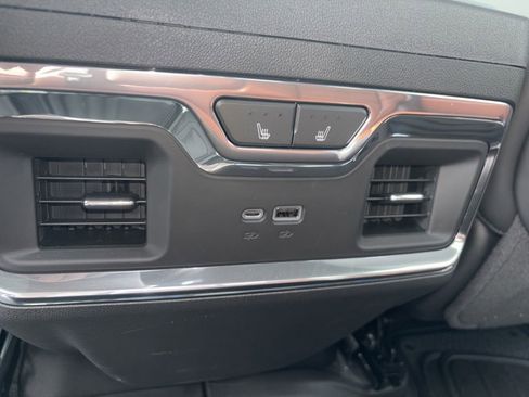 Used 2023 GMC Sierra 1500 Denali Ultimate AWD/4WD image 13
