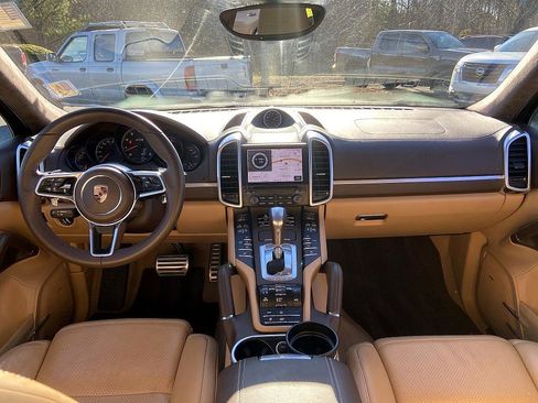 Used 2018 Porsche Cayenne GTS image 15