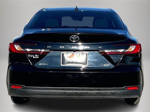 Used 2025 Toyota Camry LE image 6