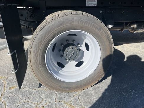 New 2025 Ford F550 4x4 Regular Cab Super Duty image 21