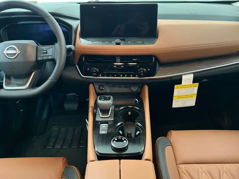 New 2026 Nissan Rogue Platinum w/ Platinum Premium Package AWD/4WD image 13