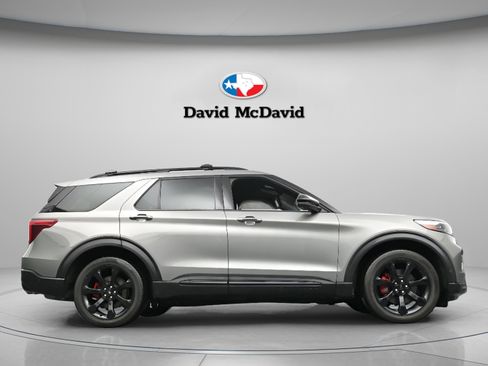 Used 2020 Ford Explorer ST w/ ST Street Pack image 22