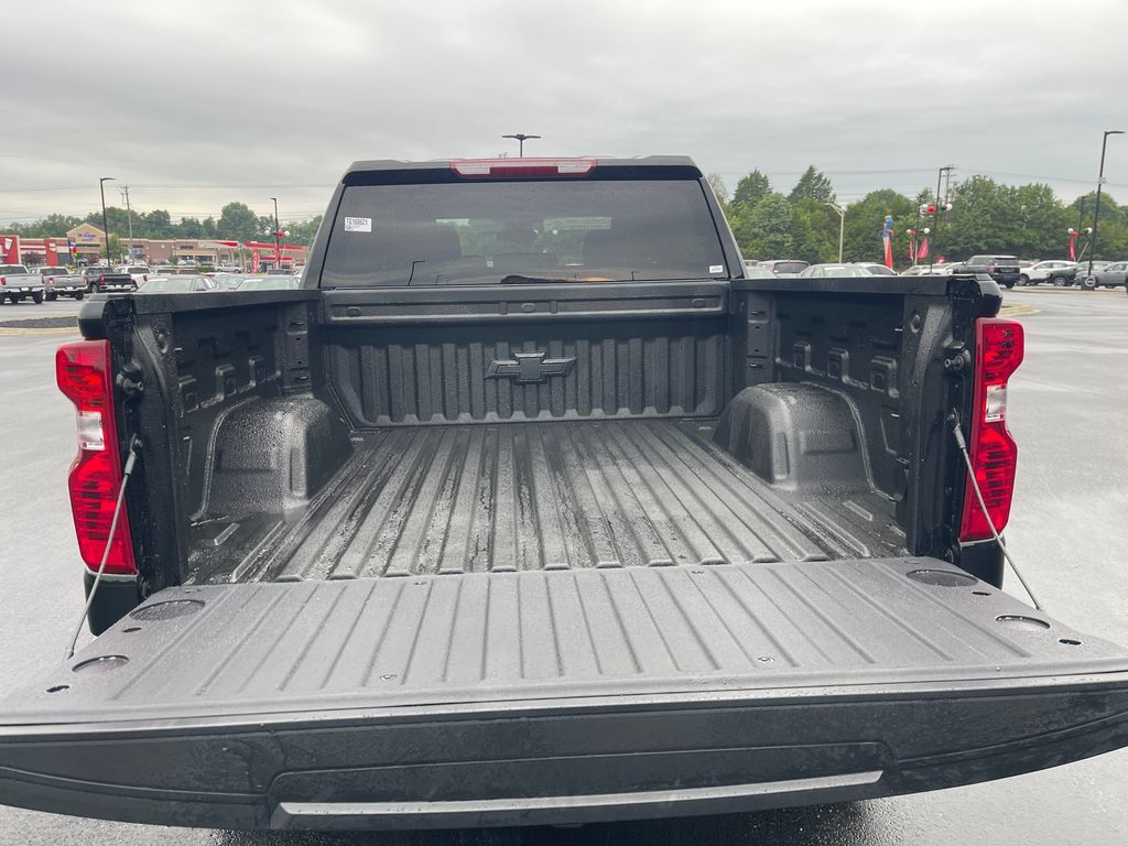 Used 2026 Chevrolet Silverado 1500 Custom Trail Boss w/ LPO, Dark Essentials Package AWD/4WD image 10