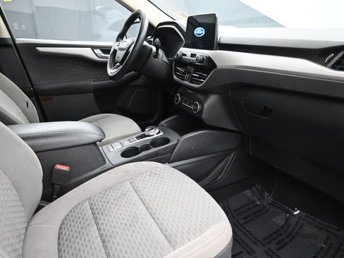 Used 2020 Ford Escape SE image 27