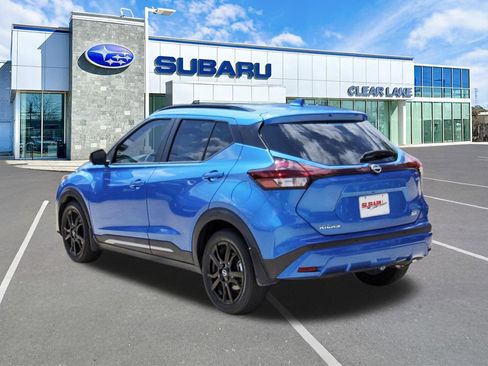Used 2023 Nissan Kicks SR w/ SR Premium Package FWD image 4