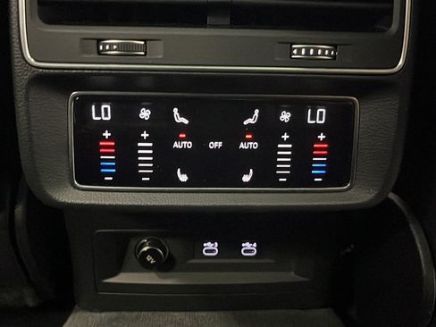 Used 2021 Audi SQ7 Premium Plus w/ Executive Package AWD/4WD image 38