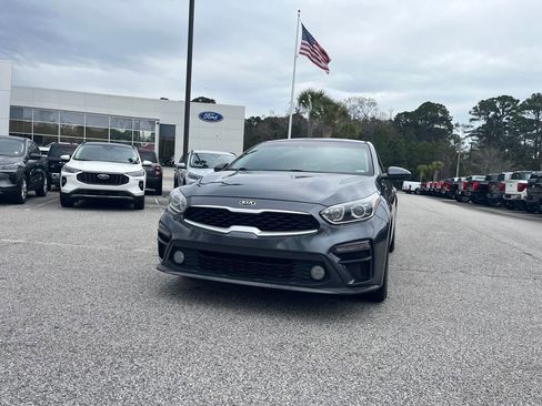 Used 2019 Kia Forte FE image 2