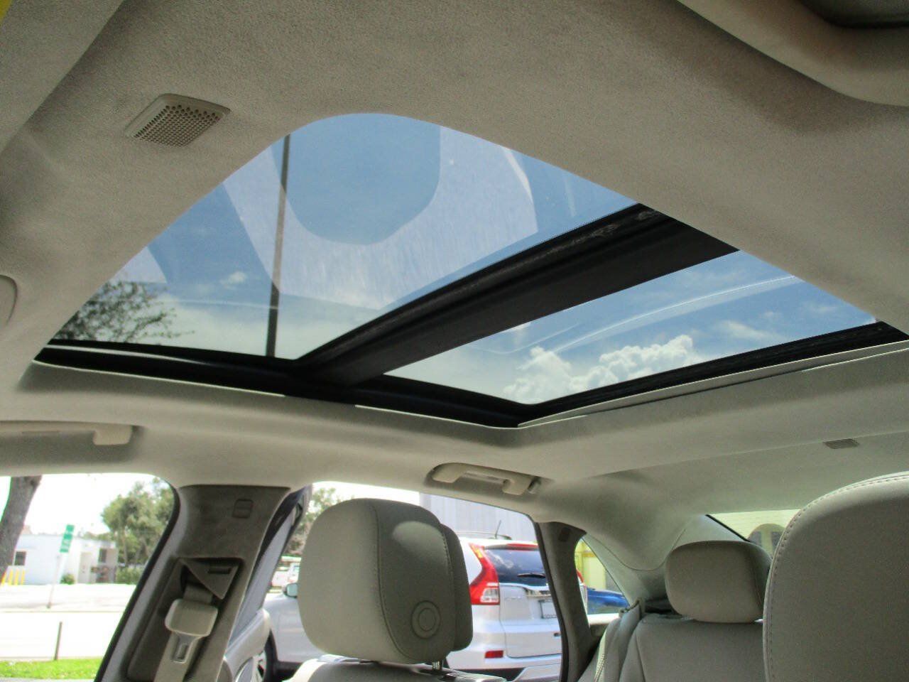 Used 2013 Cadillac XTS Platinum FWD image 21