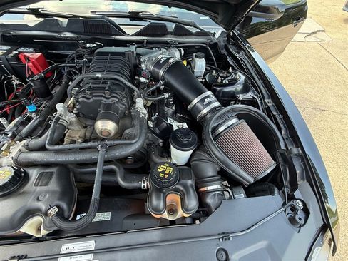 Used 2010 Ford Mustang Shelby GT500 RWD image 11