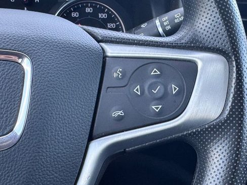 Used 2022 GMC Acadia SLE w/ Driver Convenience Package FWD image 8