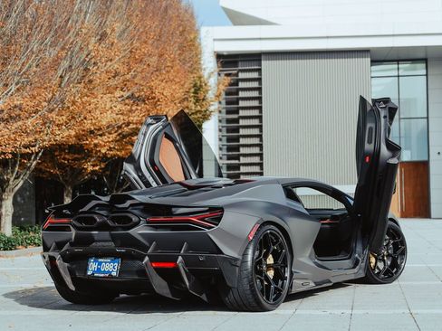 Used 2025 Lamborghini Revuelto AWD/4WD image 3