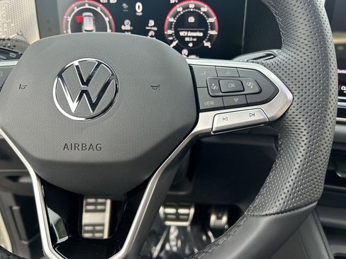 New 2026 Volkswagen Tiguan SE R-Line image 21