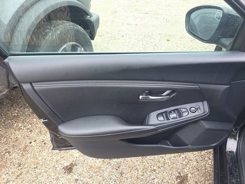 Used 2024 Nissan Sentra SV image 36