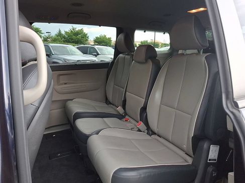 Used 2018 Kia Sedona LX w/ LX Essentials Premium Package FWD image 10