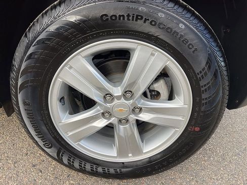 Used 2022 Chevrolet Trax LT w/ LT Convenience Package image 11