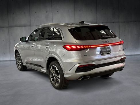 Used 2025 Audi Q5 Premium Plus w/ Premium Plus AWD/4WD image 3