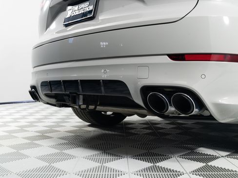 Used 2022 Porsche Cayenne Turbo AWD/4WD image 52