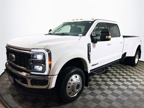Used 2024 Ford F450 Lariat w/ Camper Package image 4