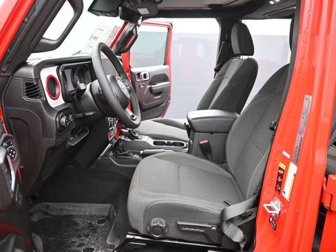 Used 2024 Jeep Gladiator Sport image 10