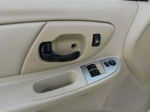 Used 2007 Chevrolet Monte Carlo LS image 12