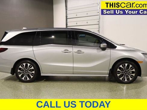 Used 2025 Honda Odyssey Elite image 8