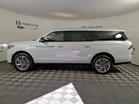 New 2025 Lincoln Navigator L Reserve AWD/4WD image 7