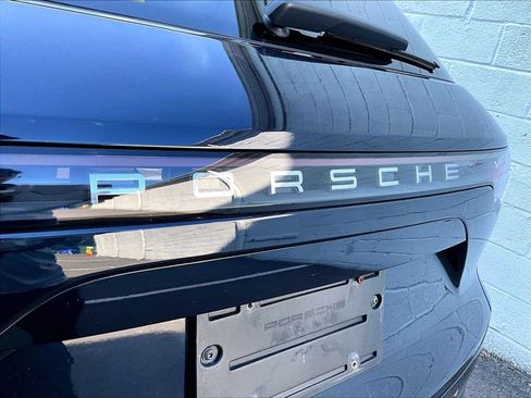 Certified 2021 Porsche Cayenne AWD/4WD image 33