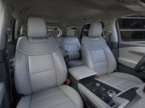New 2025 Ford Explorer Active w/ Active Comfort Package image 10