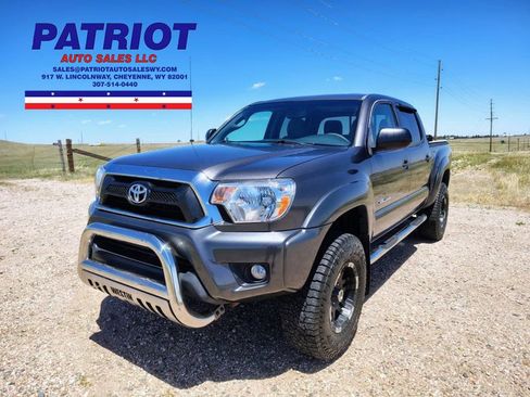 Used 2012 Toyota Tacoma 4x4 Double Cab w/ SR5 Pkg image 1